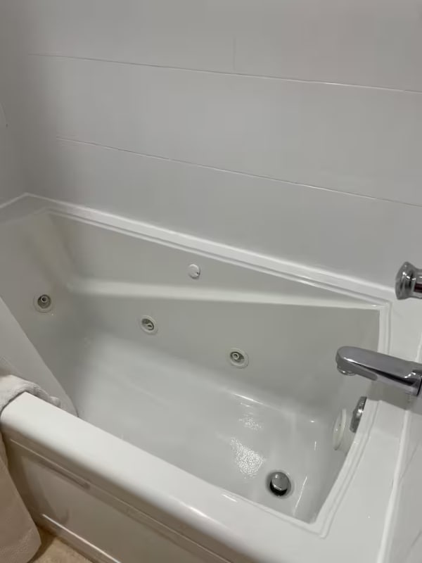 Building Photo - 3354 Dover Dr