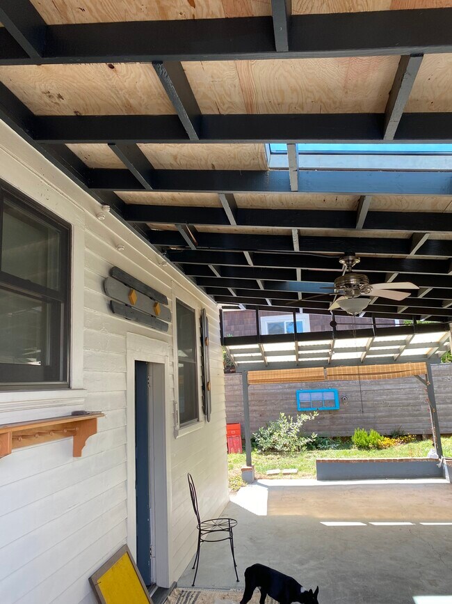 Building Photo - 7405 N Burrage Ave