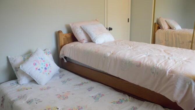 Twin Bedroom - 9853 Salford Ln