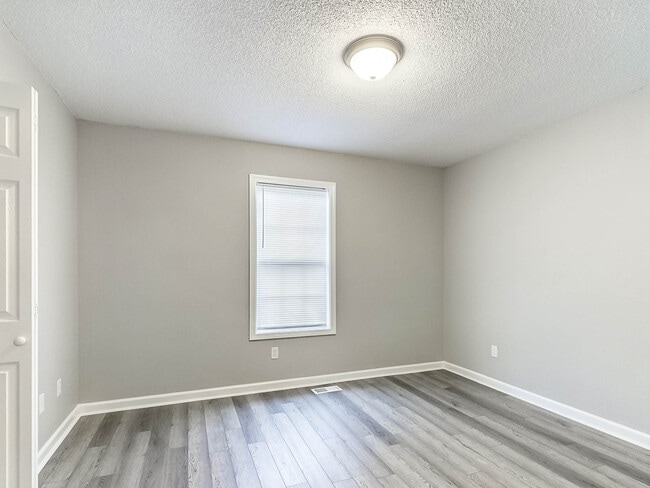 Building Photo - 754 Old Stage Rd