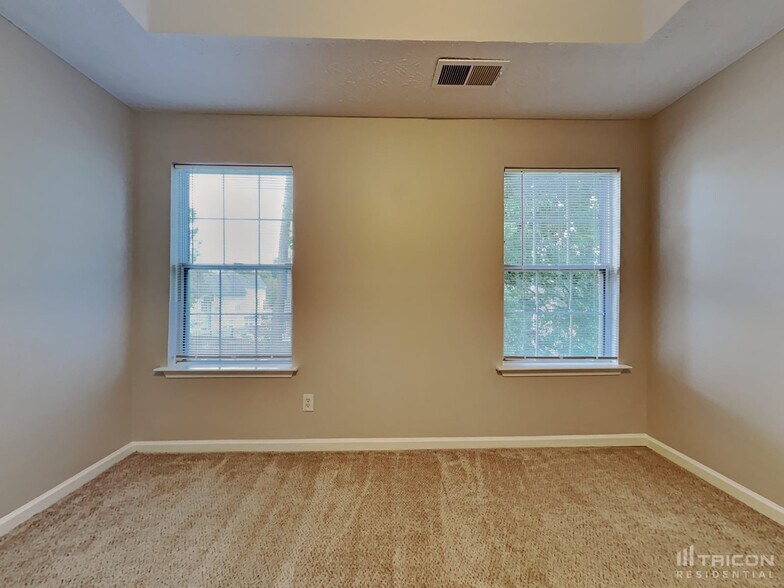 Building Photo - 1505 Dickens Pl NW