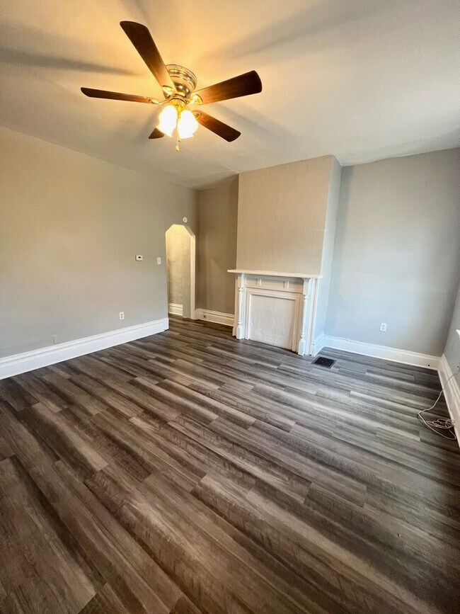 Building Photo - 3 Bed, 1 Bath Single Family Home in Homestead!