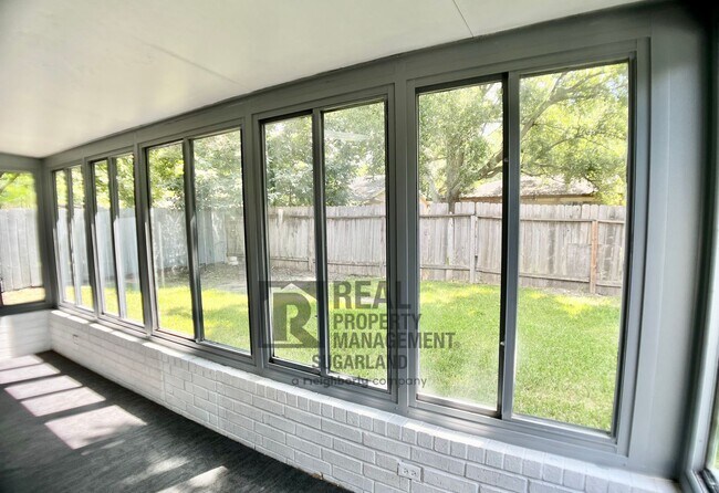 Building Photo - Gorgeous One Story Home in Sugar Land, TX