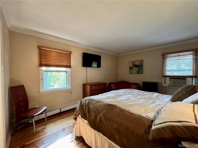 Building Photo - 47 Onderdonk Rd