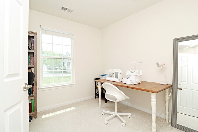 Building Photo - Dog-Friendly Pavilions at Pantops Townhome With Garage