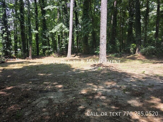 Building Photo - 155 Pine Hill Dr