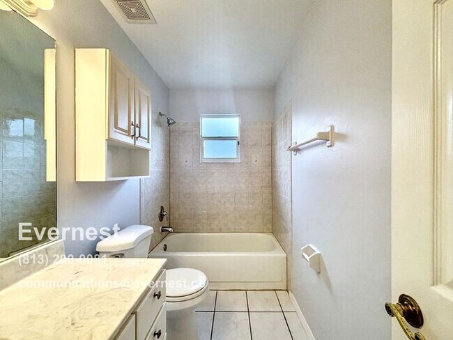 Building Photo - 1506 Heartwellville St NW