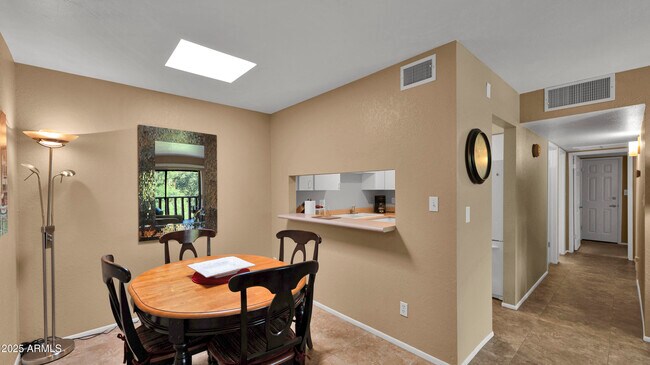 Building Photo - 8649 E Royal Palm Rd