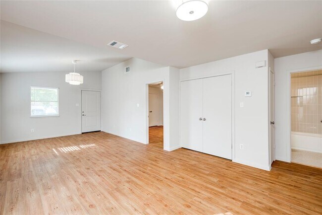 Building Photo - 8110 Willet Trail