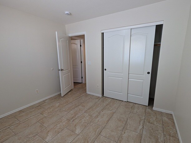 Building Photo - 1204 W Prior Ave