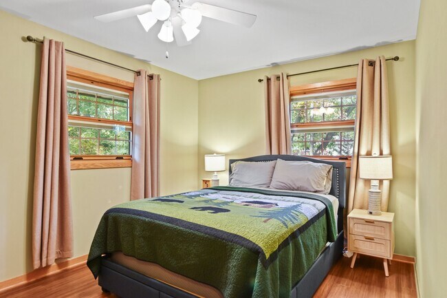 Building Photo - 1889 Paddock Pl