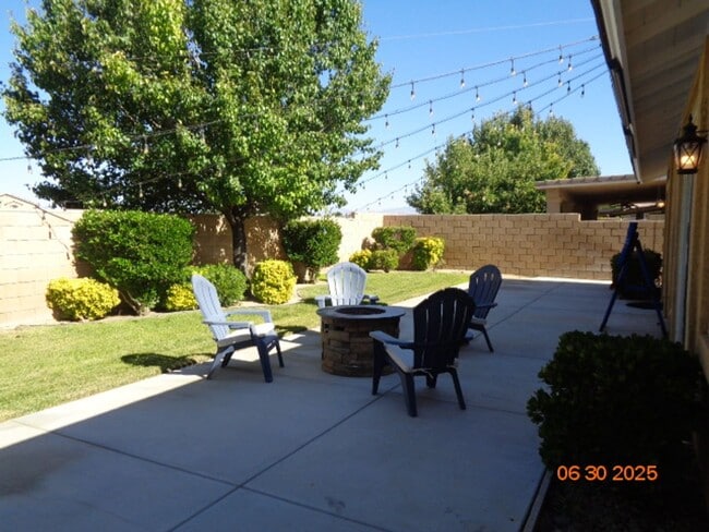 Building Photo - Gorgeous Custom One Story Offering 2185 sq...