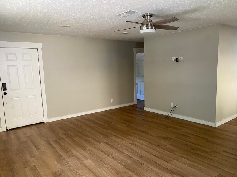 Building Photo - 175 Thunderbird Dr