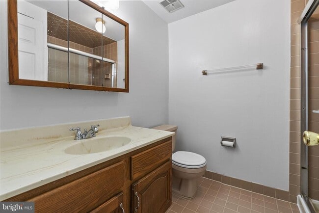 Building Photo - 707 Mountainview Dr