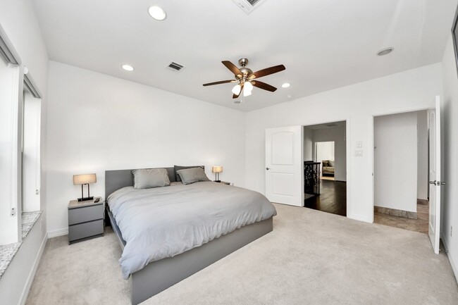 Building Photo - 146 Carson Ct