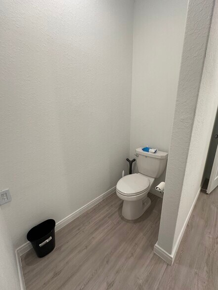 Master Bathroom - 5405 Basil Trce