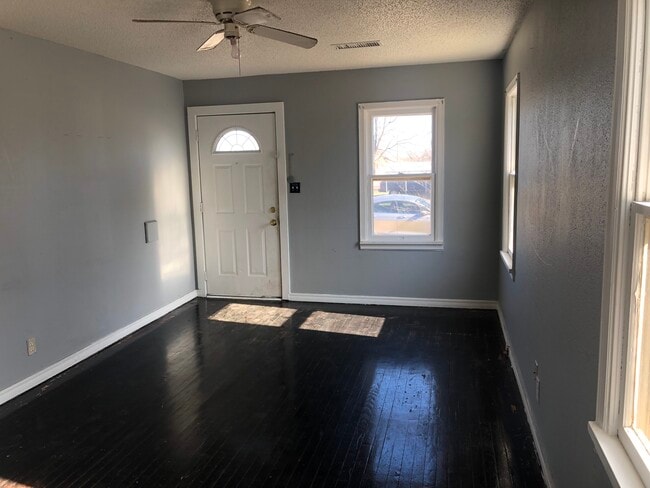 Building Photo - 312 S Georgia St