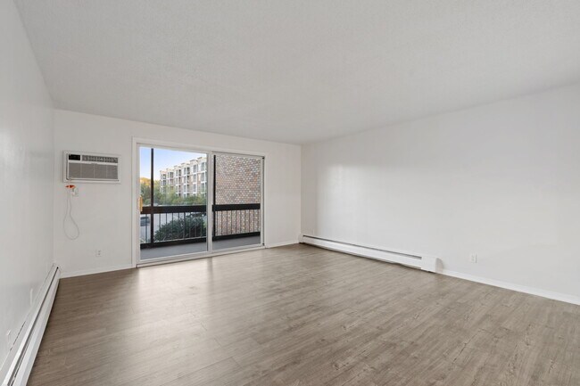 Building Photo - 3200 Virginia Ave S