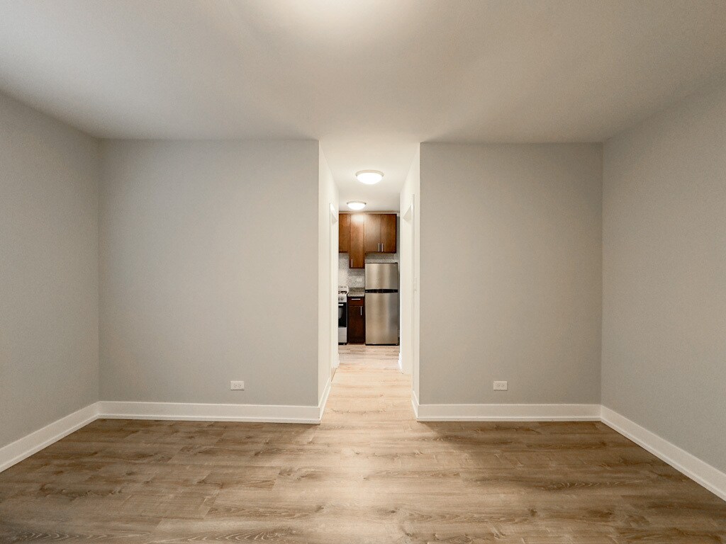 Building Photo - 459 W Belden Ave