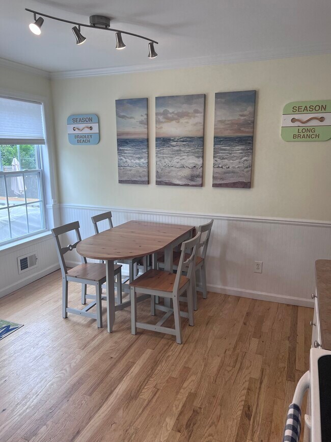 Building Photo - 372 Sterling Plz