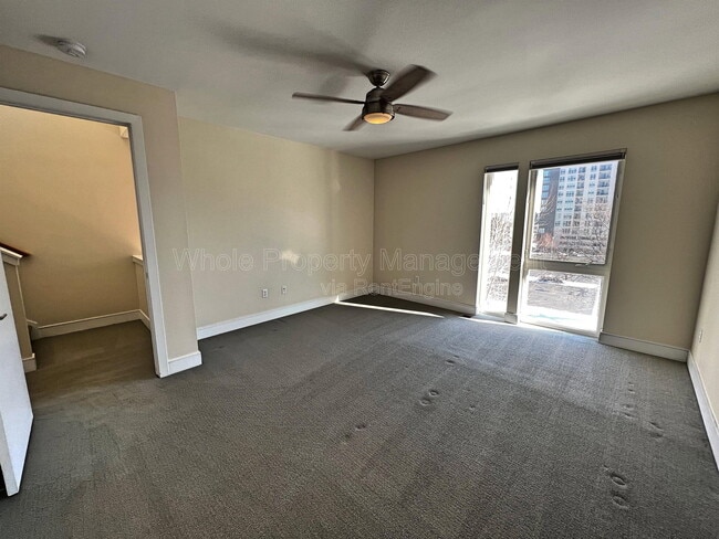 Building Photo - 2403 Bryant St