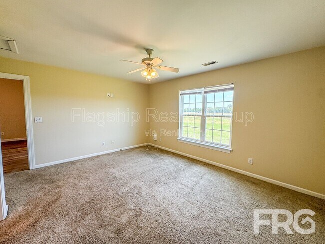 Building Photo - 5180 Deveron St