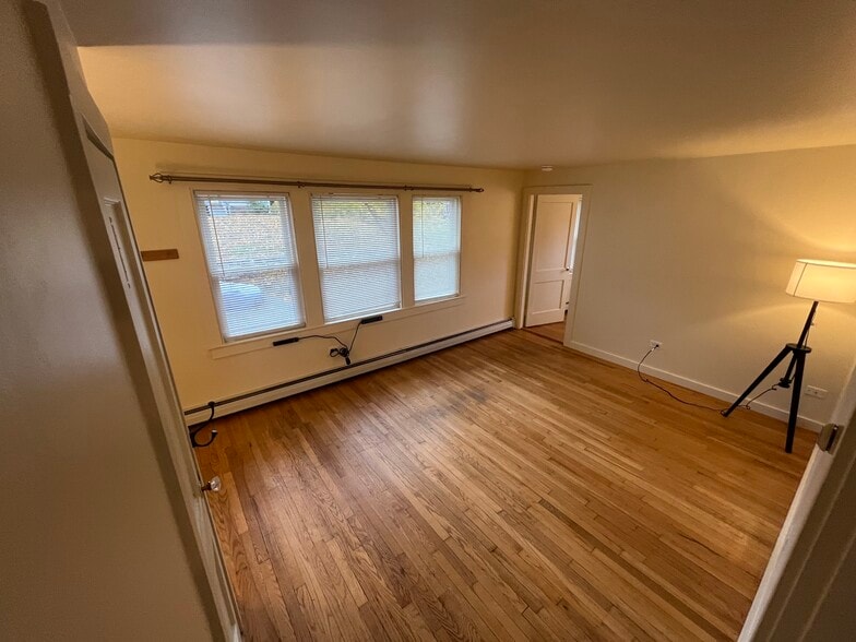 Building Photo - 34 Miles St