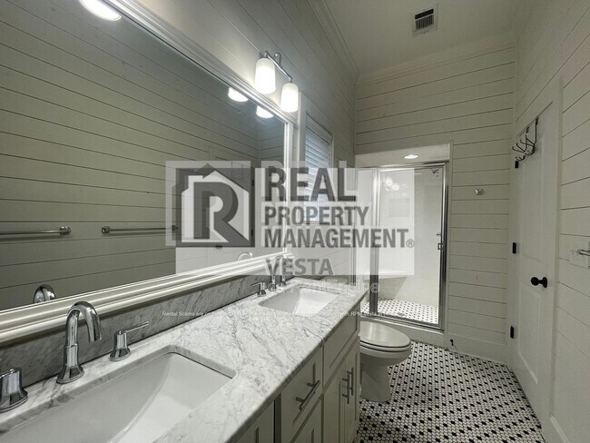 Building Photo - 435 New St