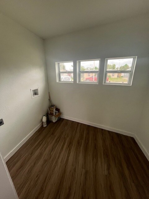 Building Photo - 1601 Cambridge Dr