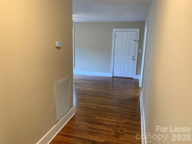 Building Photo - 208 Parker Ave