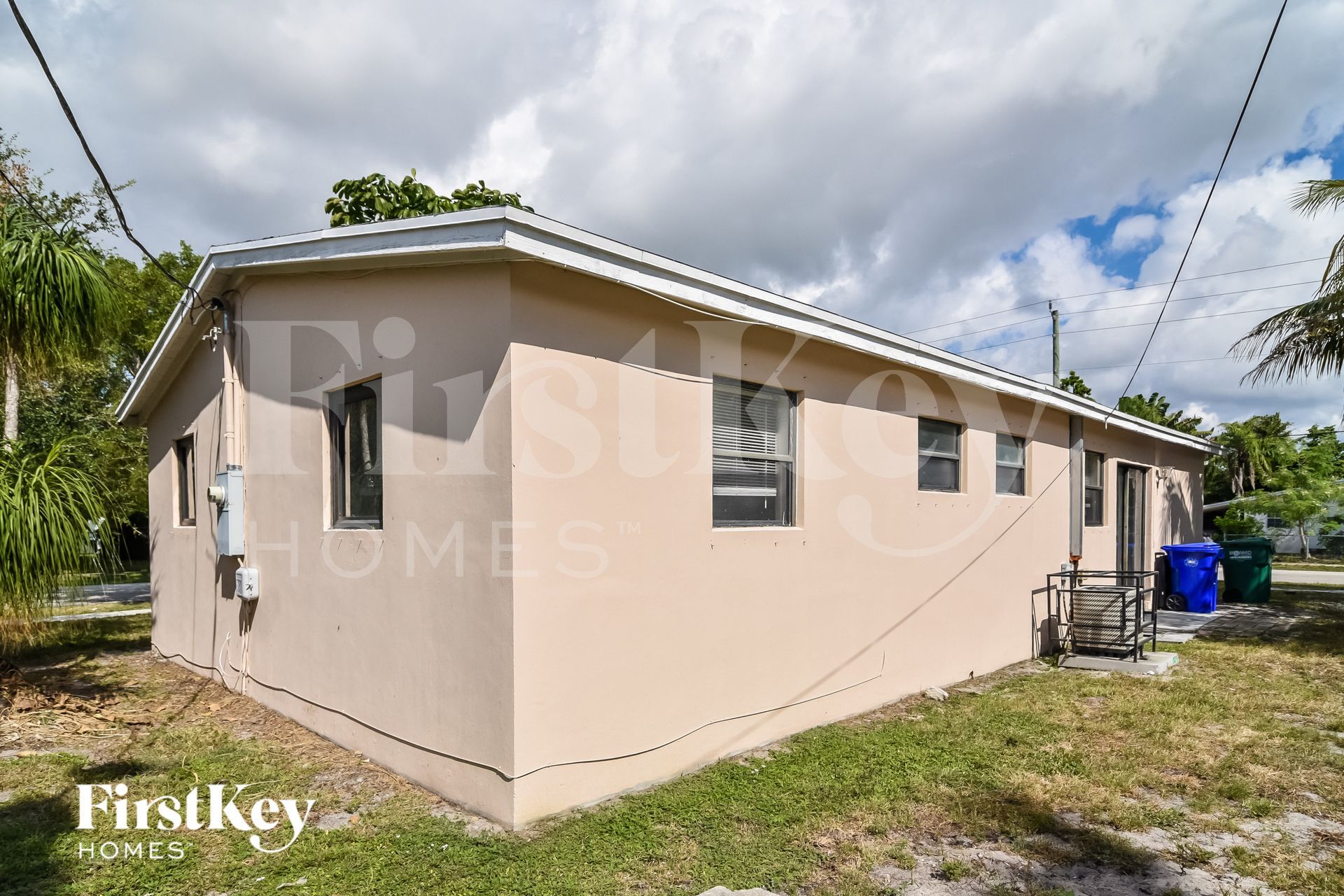 Building Photo - 4260 SW 18th St