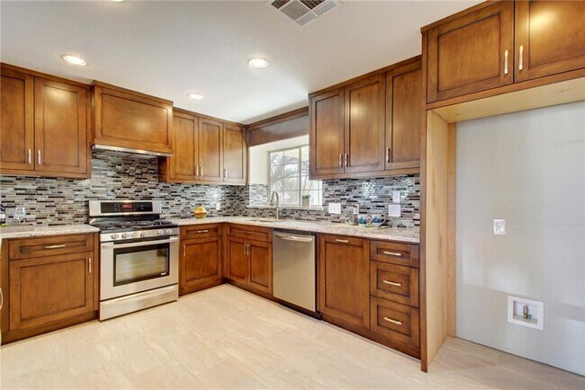 Building Photo - 2926 Wickersham Ln