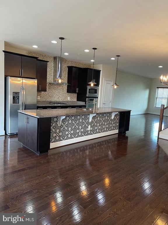 Building Photo - 44711 Plympton Square