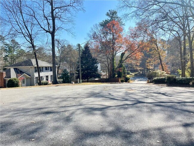 Building Photo - 2395 Brownstone Ct NE