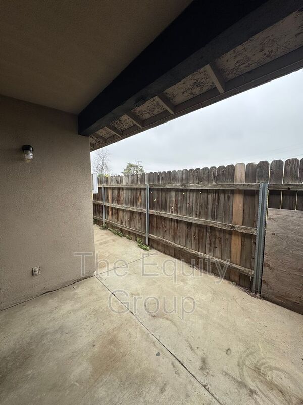 Building Photo - 1226 S Santa Fe St