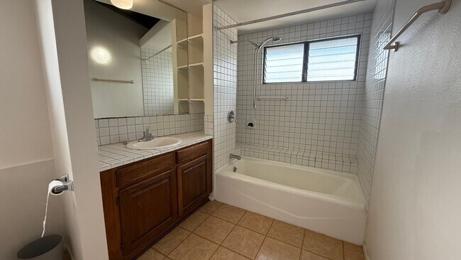 Building Photo - *Charming 1BR/1BA Cottage in the Lani Kai ...