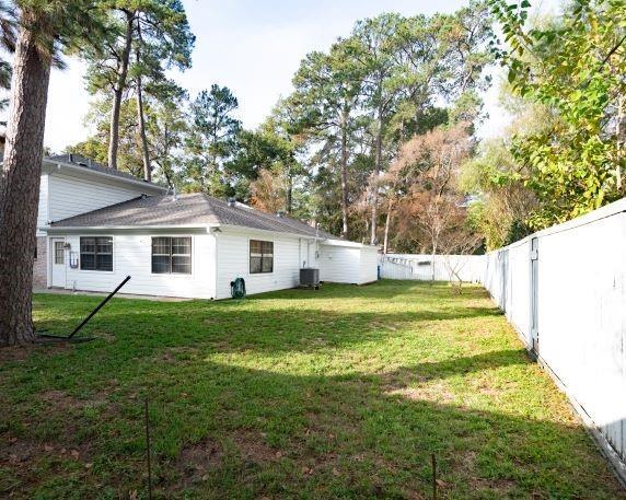 Building Photo - 1111 Doral Ln