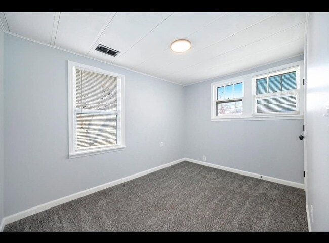 Building Photo - 405 Newton St
