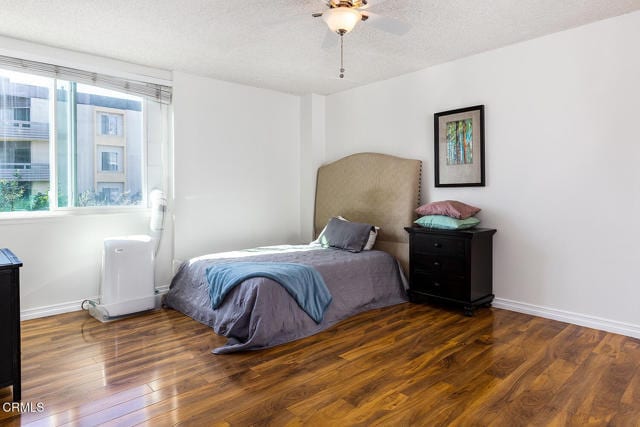 Building Photo - 540 Kelton Ave