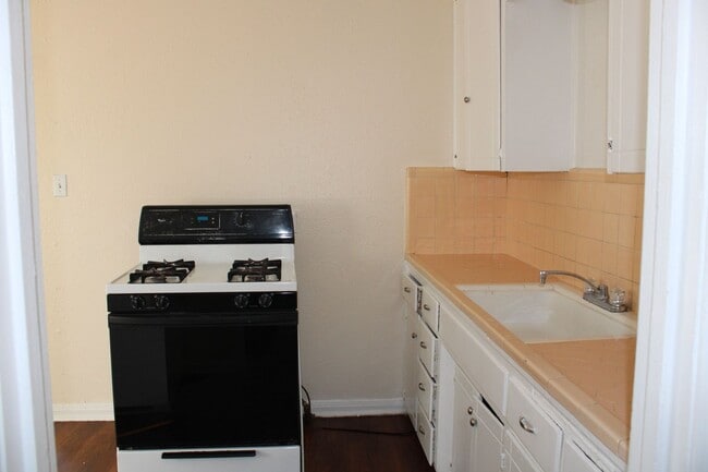 Building Photo - Close to Tinker * Promo First Full Month Free!