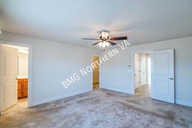 Building Photo - 8435 Girvan Ct