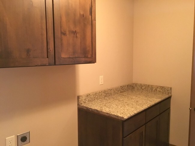 Building Photo - 74 W 100 S