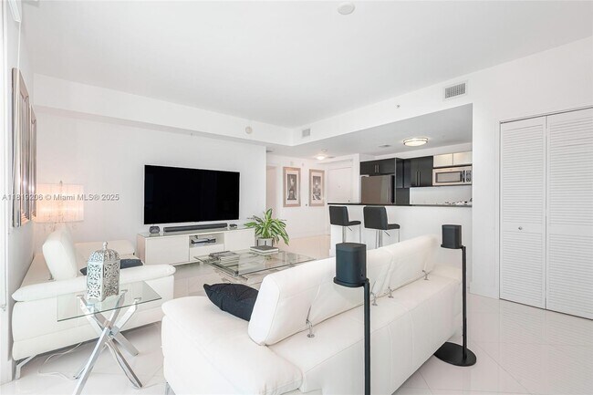 Building Photo - 300 S Biscayne Blvd