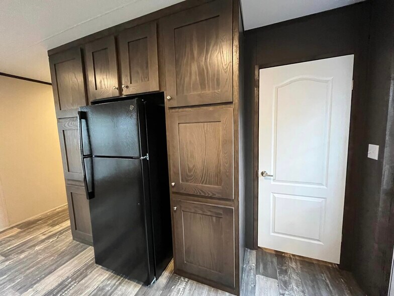 Building Photo - 126 Peggy St