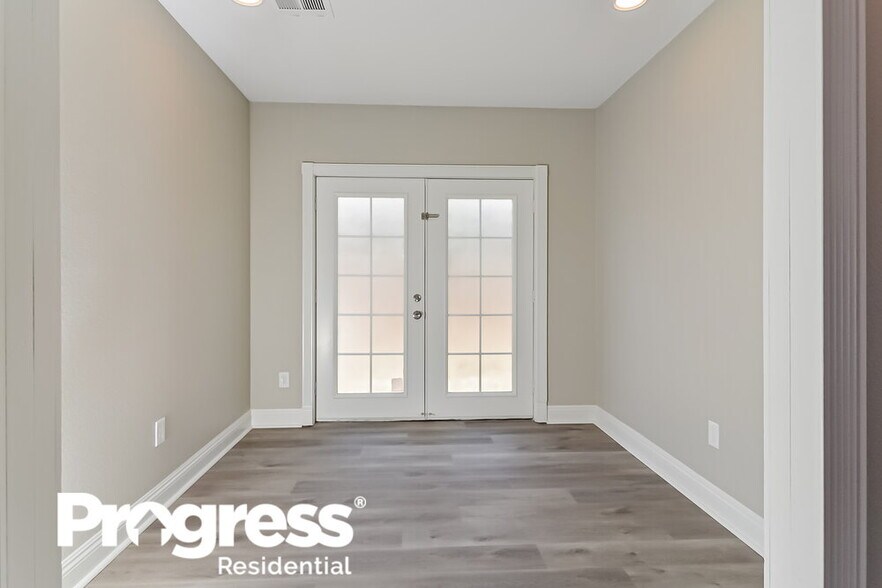 Building Photo - 890 Single Tree Dr