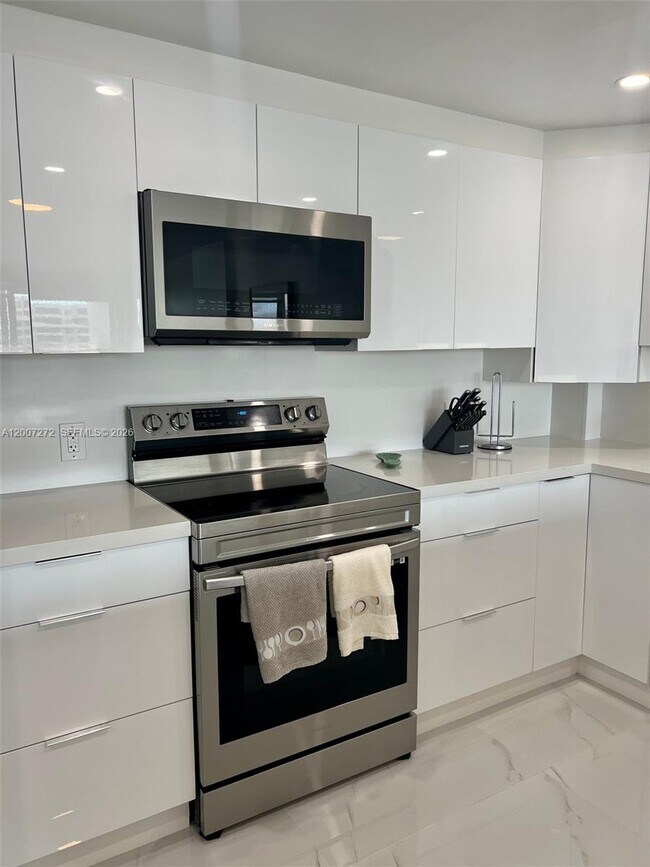 Building Photo - 155 Ocean Ln Dr