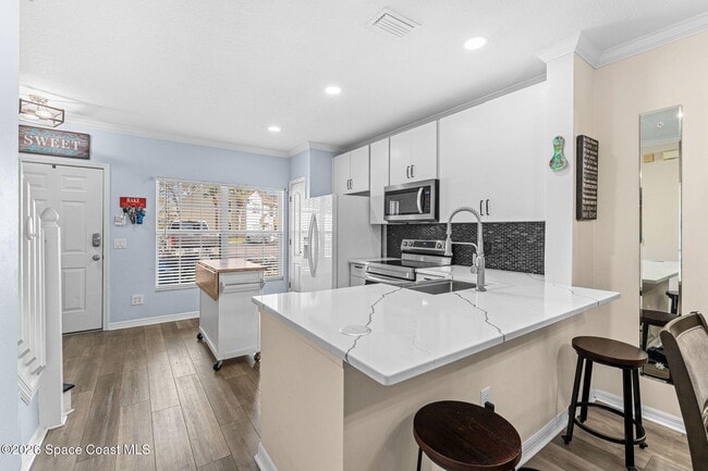 Building Photo - 1381 Hampton Park Ln