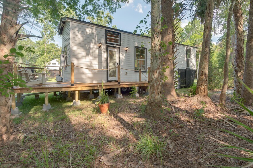 Building Photo - 4275 Mecca Hammock Trl