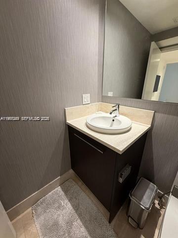 Building Photo - 17121 Collins Ave