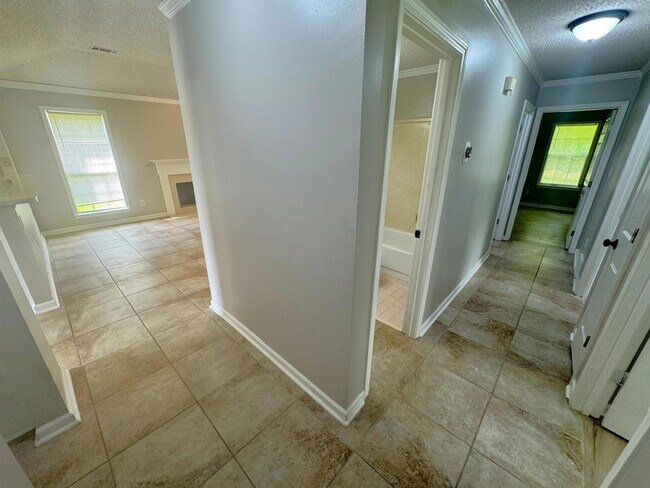 Building Photo - 9040 Pepper Hollow Ct